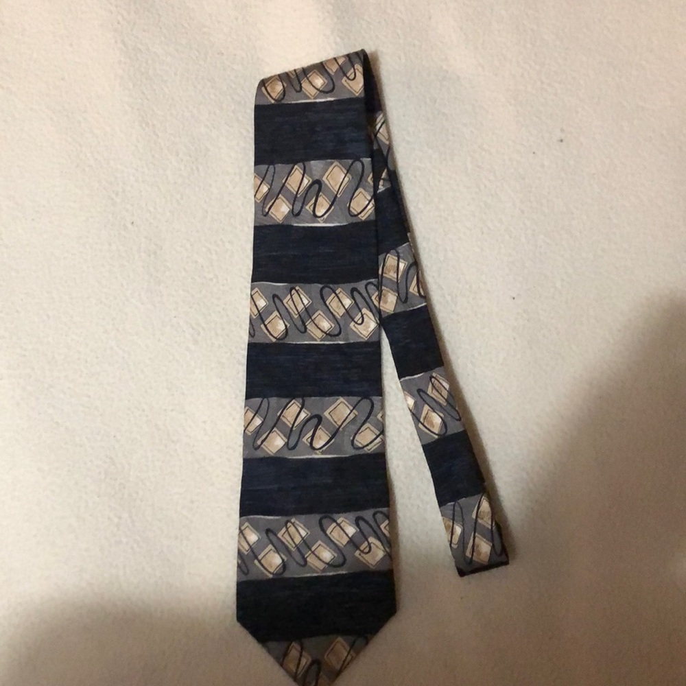 Surrey Tie
